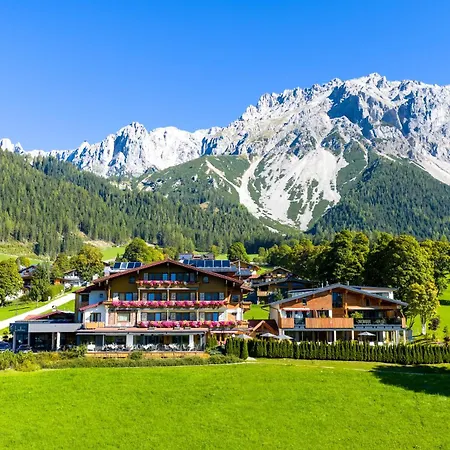 Отель Landhaus Ramsau 4*